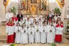 Foto vom Album: 16 Kinder empfangen die erste Heilige Kommunion 