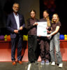 Preisverleihung Zweitplatzierte in der Kategorie Klasse 5 bis 8. Foto: R. Weber
