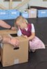 Gl&uuml;cksfee Maja zog die Gewinner der gro&szlig;en Tombola.