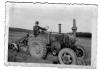 Neuer Traktor, Fotografie, aufgenommen um 1950