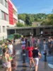 Bild von Galerie: Wasserschlacht auf dem Schulhof Juni 2026