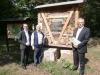 Bezirkstagspräsident Richard Bartsch und Bezirksrat Peter Daniel Forster besuchten den Waldspielplatz Steinbrüchlein 
