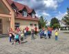 Die Musikkapelle Gabelbach mit den am Ferienprogramm beteiligten Kindern