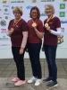 v.l. Anja Linn, Nicole Matenia und Karin Knapp zeigen stolz ihre Goldmedaillen