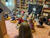 Die Piraten der Klasse 1 entdecken die Stadtbibliothek Egeln