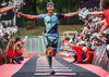 Immer mit einem Lächeln über die Ziellinie laufen, das ist die Devise von Raik Hellwig (hier beim Ironman 70.3 in Erkner im September 2022). Foto: (c)FinisherPix.com