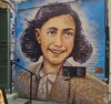 Meldung: Mahnen, Erinnern, Gedenken - Die 8. Klasse im Anne-Frank-Zentrum