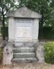 Meldung: Markt saniert Kriegerdenkmal: Fehlende Namen auf dem Kriegerdenkmal am Friedhof in Schwarzhofen könne ergänzt werden