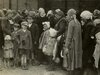 Im Vernichtungslager Auschwitz-Birkenau: Das Ende einer schrecklichen Reise &ndash; noch ahnen die Menschen nicht, was mit ihnen geschehen wird, Copyright: ZDF und Yad Vashem