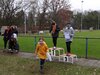 42 Nix wie weg u Urkunde Mama zeigen