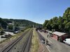 Blick auf den Alten Bahnhof von der Muldenbrücke, links die Gleise der Erzgebirgsbahn, daneben 70m Schmalspurgleis.