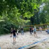 Runde Volleyball mit Eltern