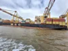 An den Containerschiffen vorbei