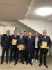 Ehrungen der Feuerwehrkameraden, Robin Seeger, Jonas Rüdiger, Daniel Armbruster und Rafael Ziefle durch Bürgermeister Reinhold Möhrle, mit auf dem Bild Feuerwehrkommandant Peter Fischer, Stellvertreter Moritz Pfeifle und Verbandsvorsitzender Maik Zinser