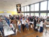 Zum Auftakt des Treffens der ostwürttembergischen Gesangvereine „zieht“ das EJC-Banner in die Versammlung ein.
