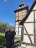 Interview vor der Kirche