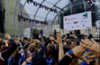 5c Tanzen vor der Bühne