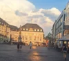 Das Rathaus in Bonn kurz vorm Sonnenuntergang