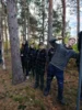 Foto vom Album: Auf die Plätze, fertig, los – die 8b packt im Wald mit an!