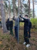Foto vom Album: Auf die Plätze, fertig, los – die 8b packt im Wald mit an!