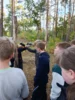 Foto vom Album: Auf die Plätze, fertig, los – die 8b packt im Wald mit an!