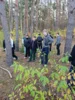 Foto vom Album: Auf die Plätze, fertig, los – die 8b packt im Wald mit an!