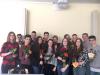 Schülerinnen und Schüler der Klasse 9c mit ihren Rosen