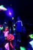 Fischetanz im Neonlicht
