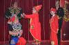 3 Clowns, eine Frau und ein Mann