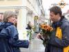 Foto vom Album: Frauentag: Blumenschenkung in der Brandenburger Straße