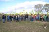 Gruppenfoto, Sch&uuml;lerinnen und Sch&uuml;ler halten Luftballons in der Hand