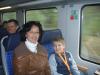 Unsere Klassenlehrerin Frau Prehn mit Jan-Andre, dahinter unser Elternsprecher Herr Düwert