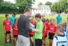 Pokalübergabe an D-Junioren der JSG Schradenland durch den Jugendwart