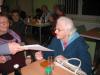 Ilse Kraft, mit 90 Jahren älteste Heimatfreundin, freute sich über den Heimatkalender 2012