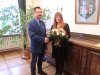 Falko Krassowski gratuliert Katrin Lange zur erneuten Wahl zur Amtsdirektorin