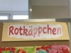 Bild von Galerie: Märchenprojekt: Rotkäppchen - KI Rot