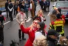 Bild von Galerie: Zug der fröhlichen Leute