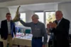 Vorschaubild der Meldung: Helmut Recknagel übergibt seinen Pokal von der Vier-Schanzen-Tournee 1958/59 an den WSV 1923 Bad Freienwalde e.V.