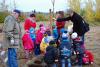 Meldung: Kita-Kinder aus Rückersdorf übernehmen Baumpatenschaft