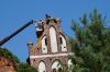 Meldung: Neues Storchennetz auf dem Kirchturm der Lindenaer Kirche