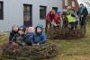 Meldung: Kinder bauen Storchennester
