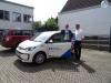 Vorschaubild der Meldung: Volksbank Mainspitze spendet Gemeinde Nauheim neues Fahrzeug