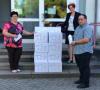 Vorschaubild der News: Die Firma Schirm GmbH stellt der Gemeinde 200 Liter Hände-Desinfektionsmittel zur Verfügung!