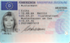 Bis 2033 müssen alle Inhaber*innen einer Fahrerlaubnis einen fälschungssicheren EU-Kartenführerschein besitzen. Der Umtausch kann ab 2. März im Maintaler Stadtladen beantragt werden.