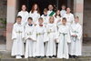 Sechs neue Ministranten (erste Reihe) wurden im Ramen einer Wortgottesfeier feierlich in den ihren Dienst in der Pfarrei St. Anna Schondra eingeführt.