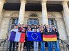 Vor dem Rathaus in Autun
