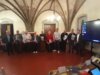 Vorschaubild der Meldung: Der Vorsitzende der Stadtverordnetenversammlung Rainer Pickert und Bürgermeister Axel Schmidt bedanken sich bei ehemaligen Stadtverordneten